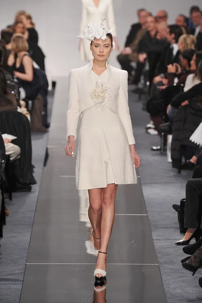 Look 3